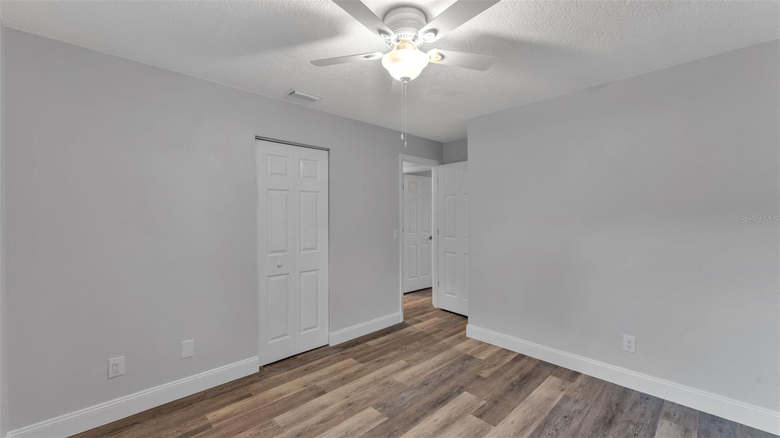 LAKEWOOD KNOLL - Residential