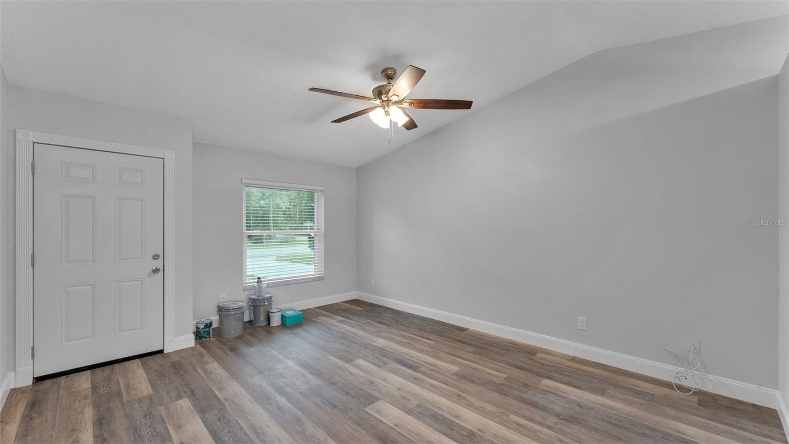 LAKEWOOD KNOLL - Residential