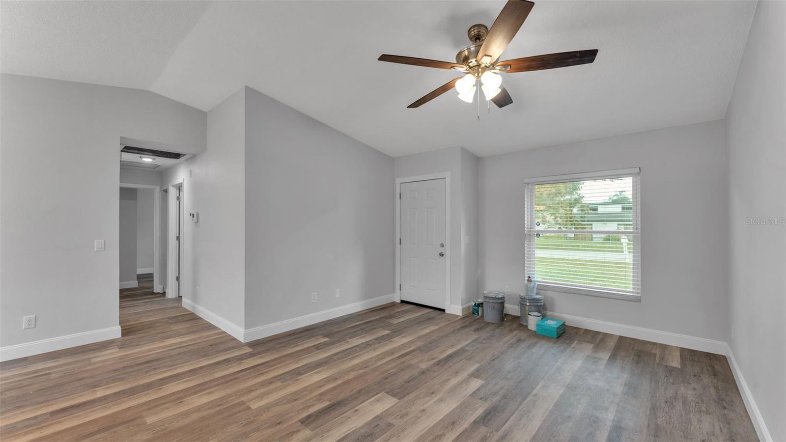 LAKEWOOD KNOLL - Residential