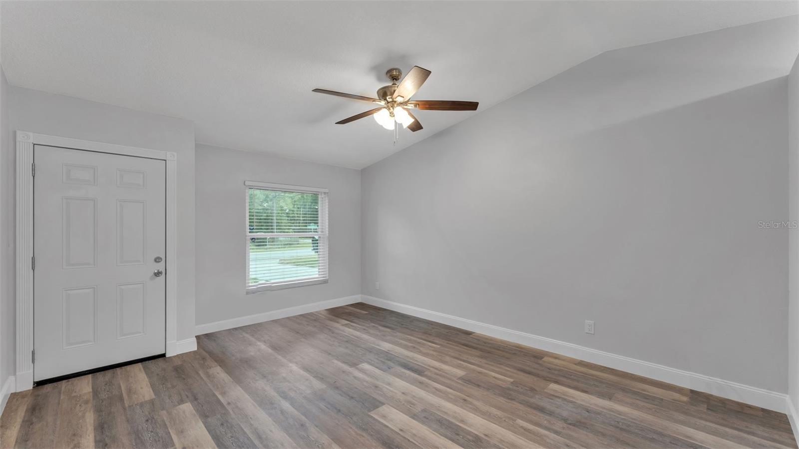 LAKEWOOD KNOLL - Residential