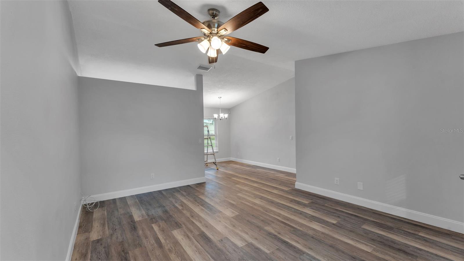 LAKEWOOD KNOLL - Residential