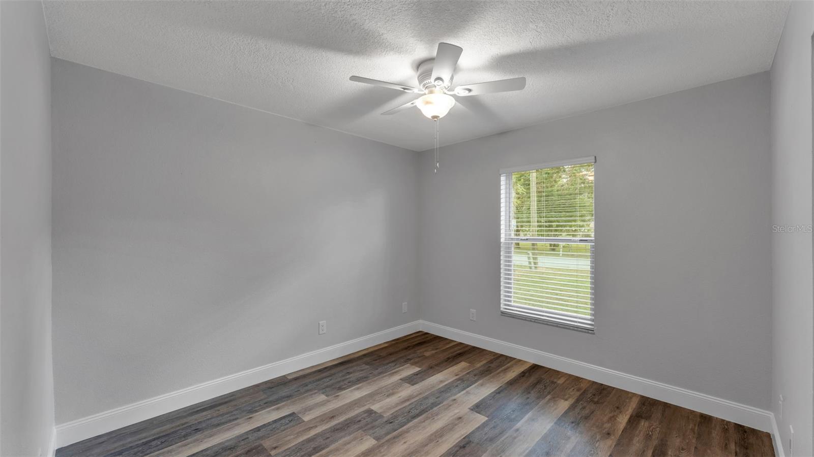 LAKEWOOD KNOLL - Residential