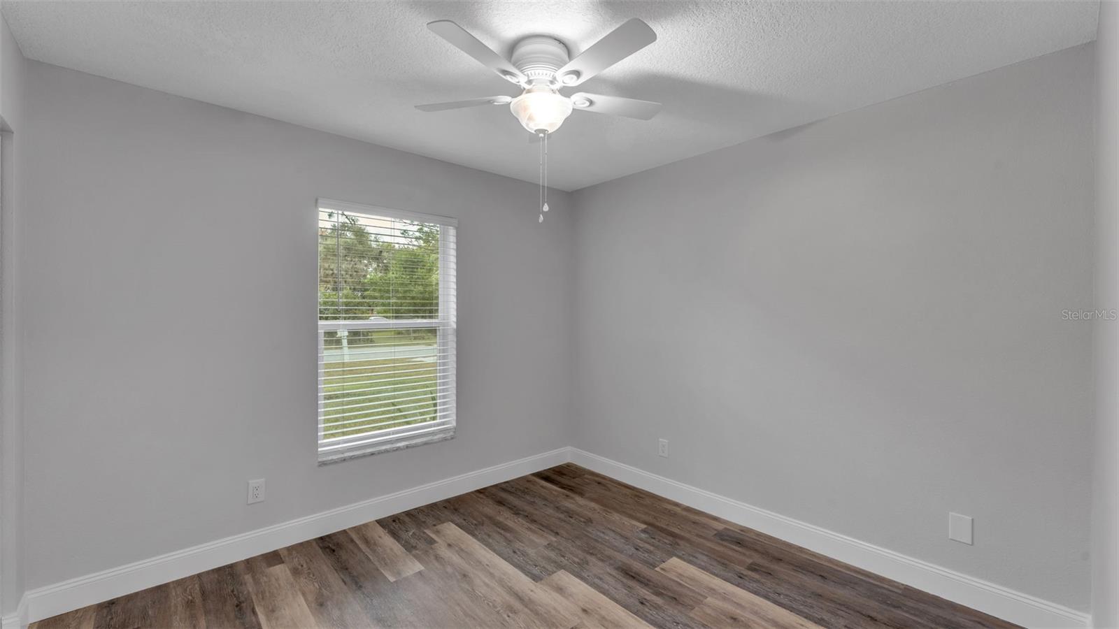 LAKEWOOD KNOLL - Residential