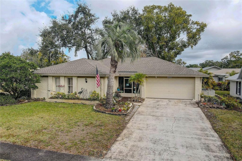 Photo of 1319 Glengarry Drive, Palm Harbor, FL 34684 (MLS # TB8462474)