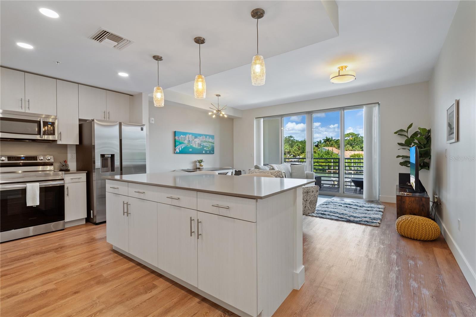 1709 N TAMIAMI TRAIL 211