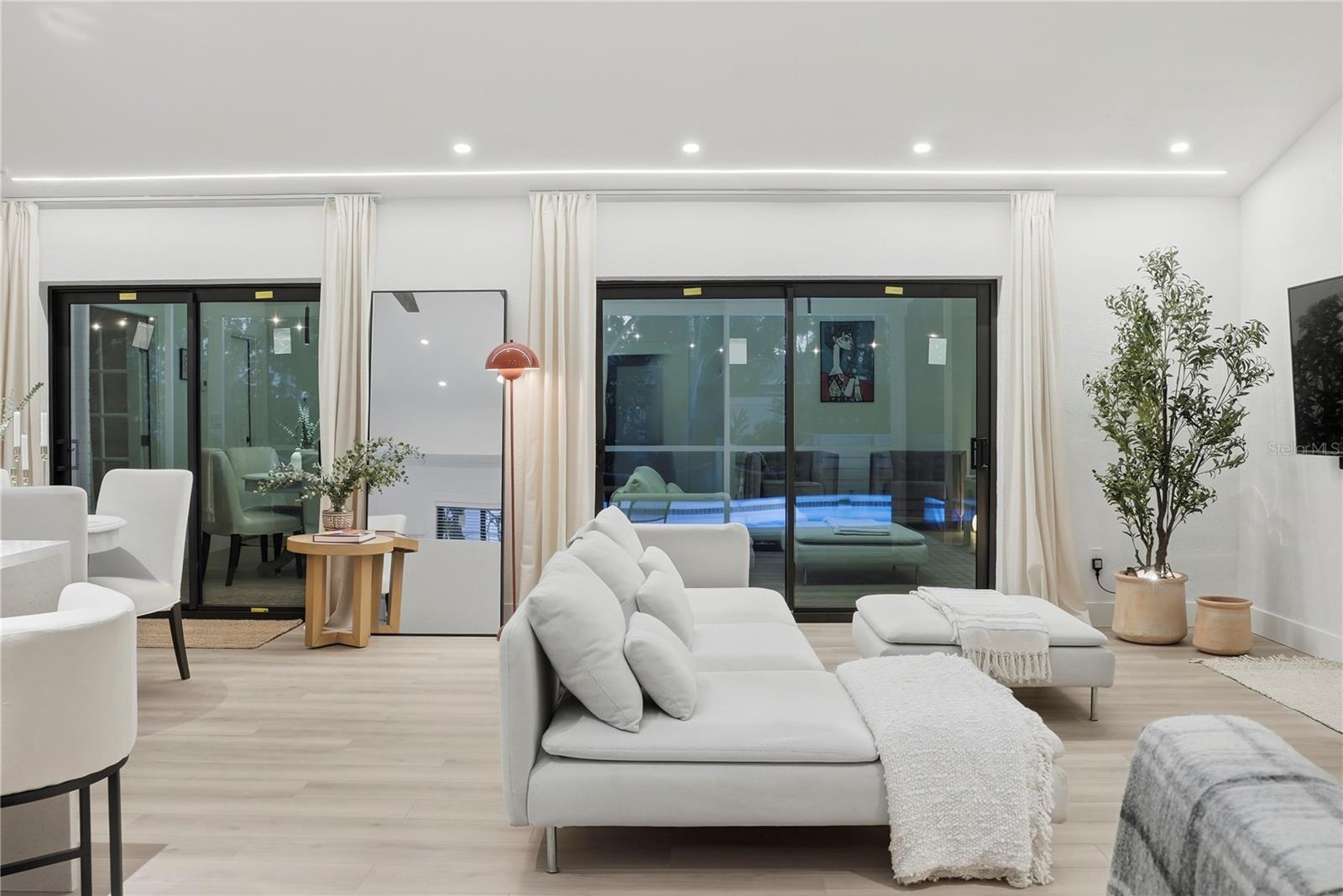 2846 PINELLAS POINT DRIVE S