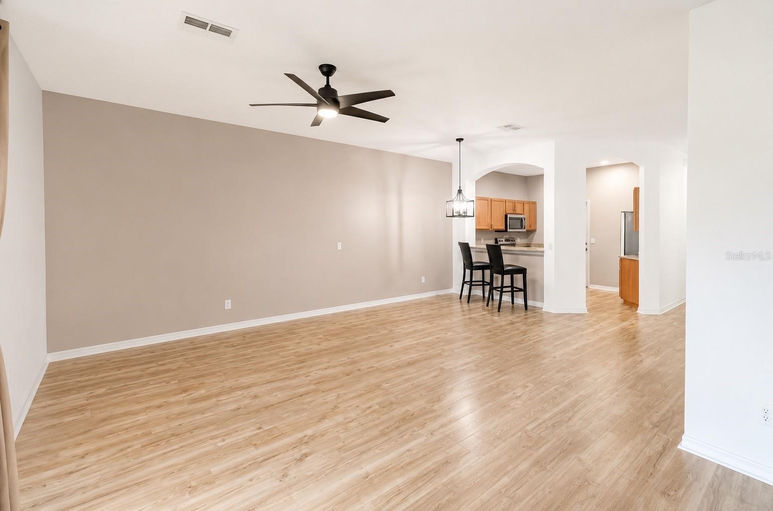 1636 W SPRING MEADOW LOOP