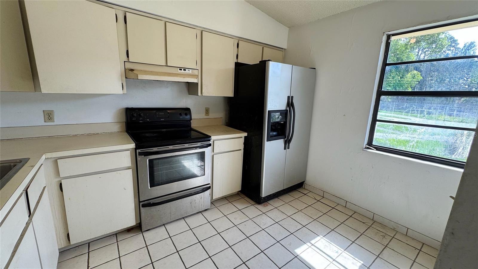 Search 4 762 KINGS COVE COURT