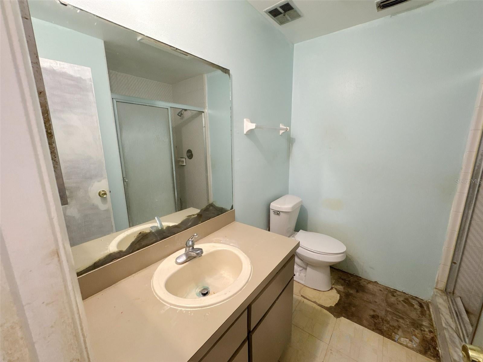 Search 2 762 KINGS COVE COURT