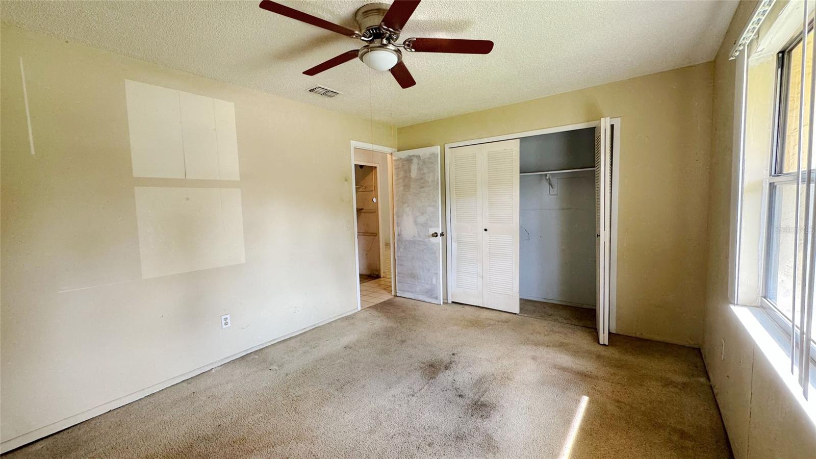 Search 3 762 KINGS COVE COURT