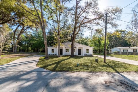 Photo of 607 SE 4th Drive #A, Williston, FL 32696 (MLS # OM704611)