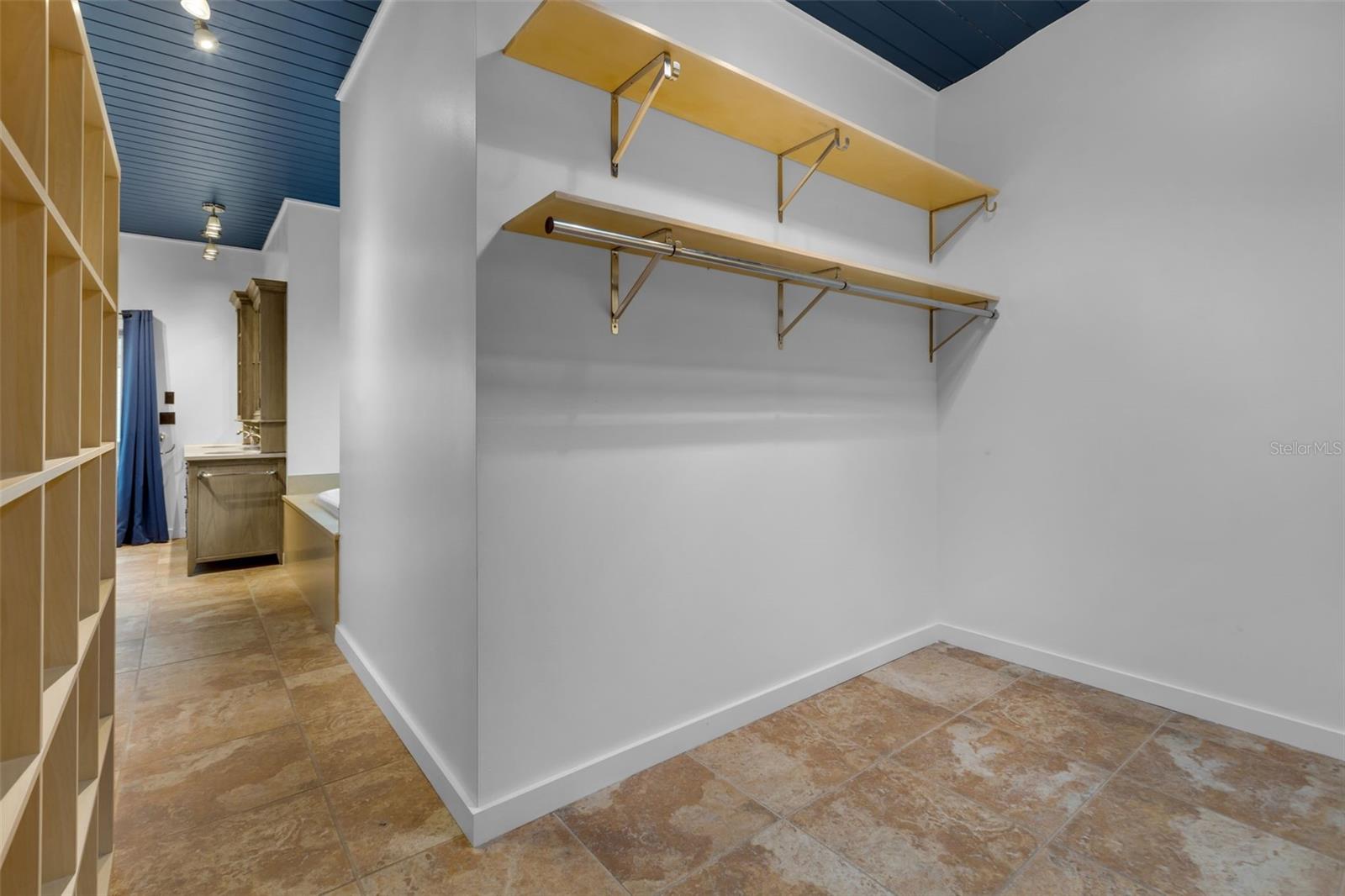 WINDERMERE TOWN - Residential Lease