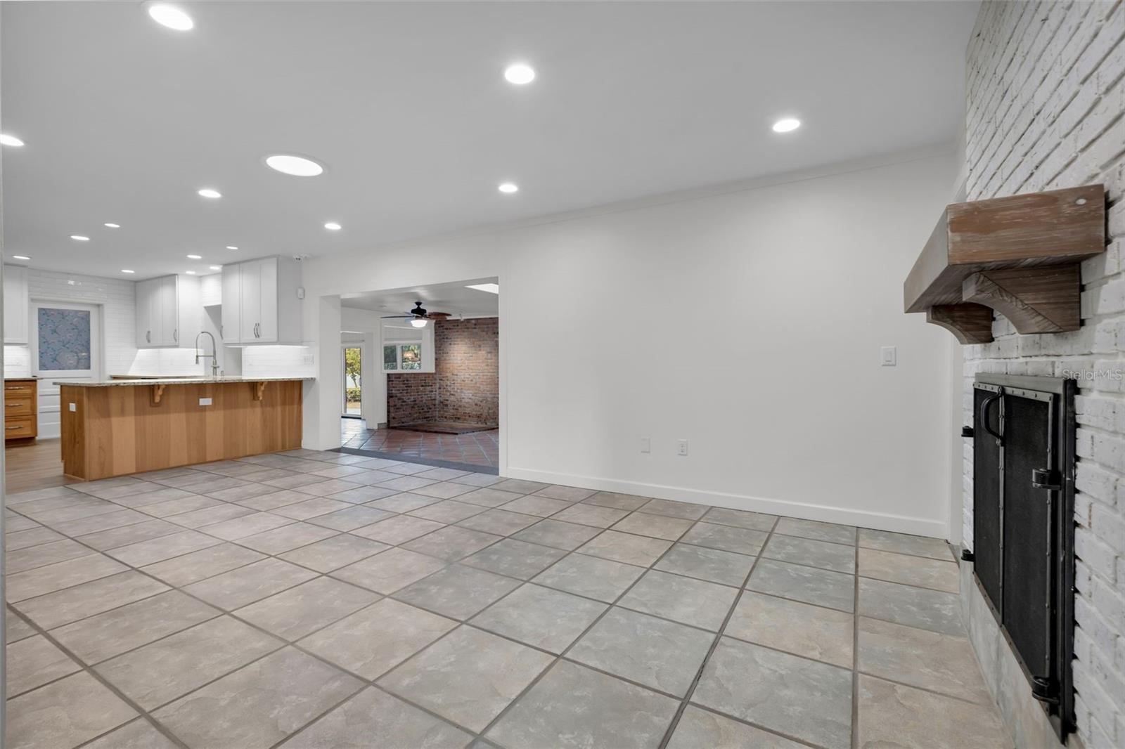 WINDERMERE TOWN - Residential Lease