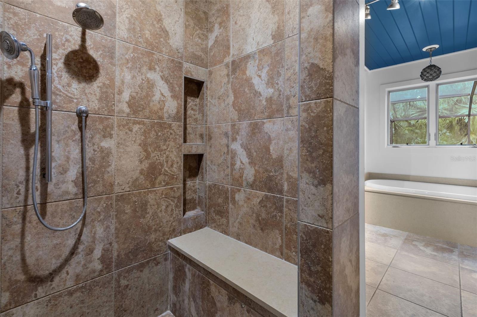 WINDERMERE TOWN - Residential Lease