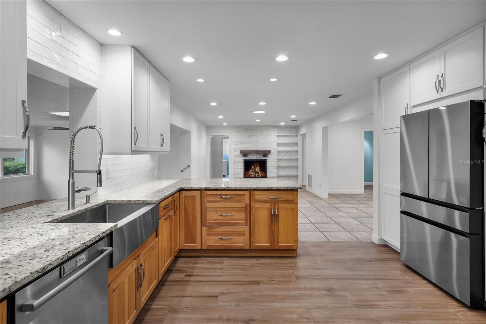 307 W 4TH AVENUE