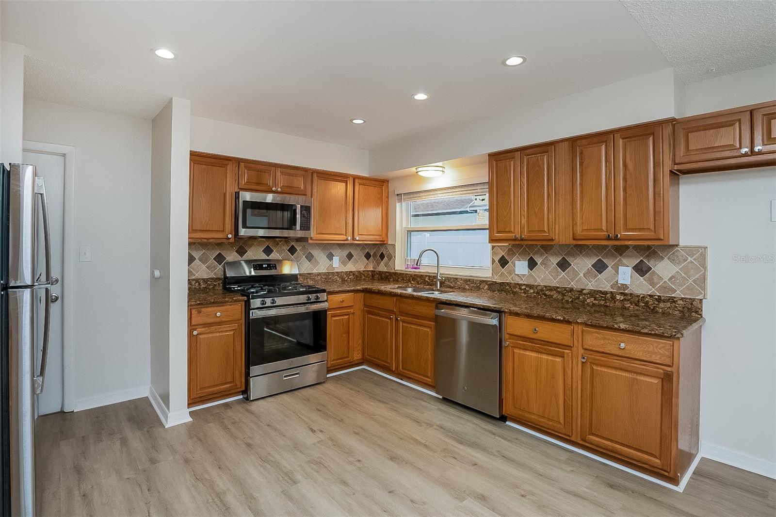 PEPPER MILL SEC 04 - Residential Lease