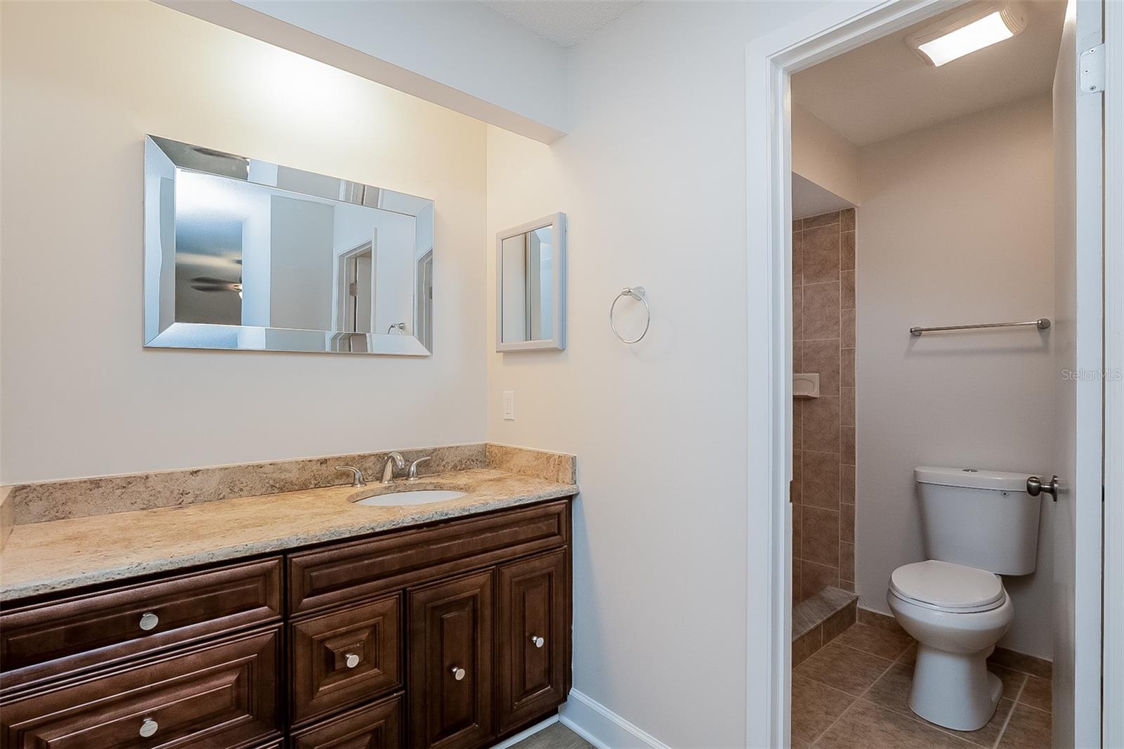 PEPPER MILL SEC 04 - Residential Lease