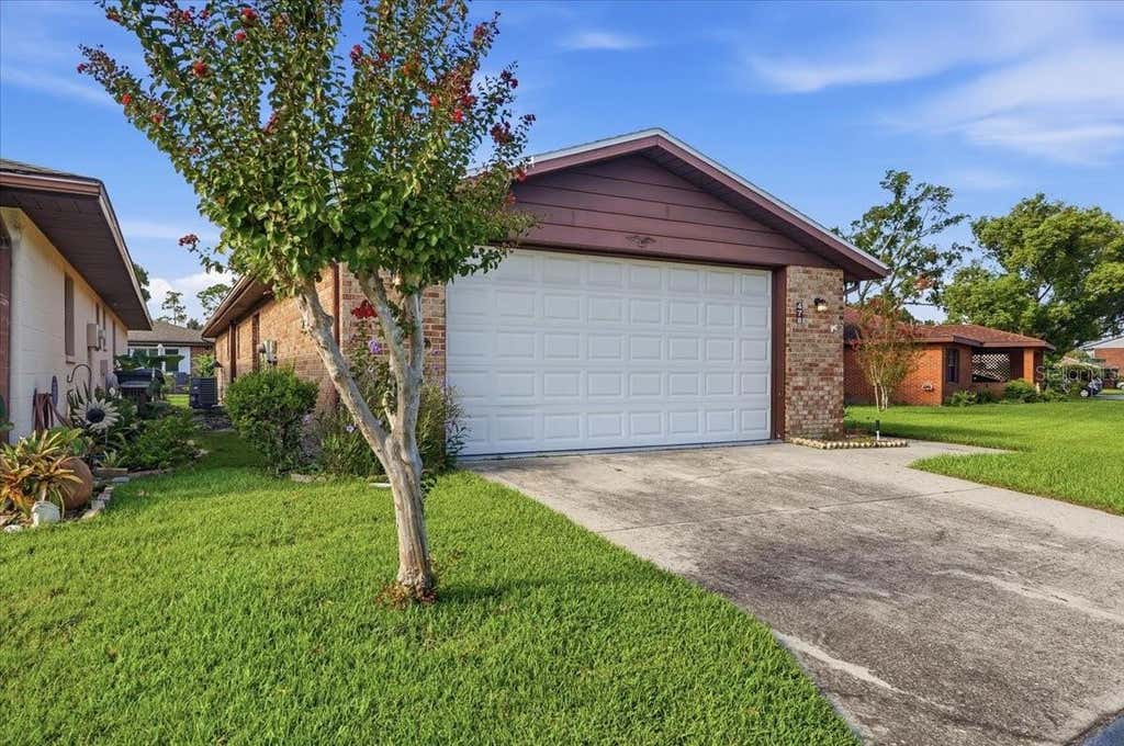 Photo of 478 Lake Carolyn Circle, Lakeland, FL 33813 (MLS # P4939526)