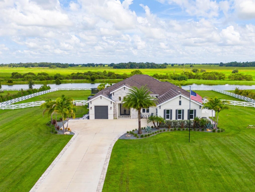 Photo of 3527 Quiver Court, Sarasota, FL 34240 (MLS # TB8540645)