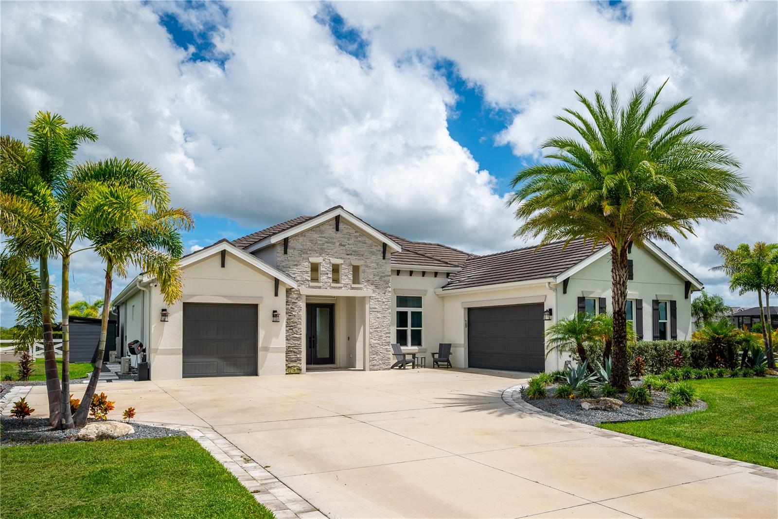 3527 QUIVER COURT, SARASOTA, FL, 34240 2 3527 QUIVER COURT