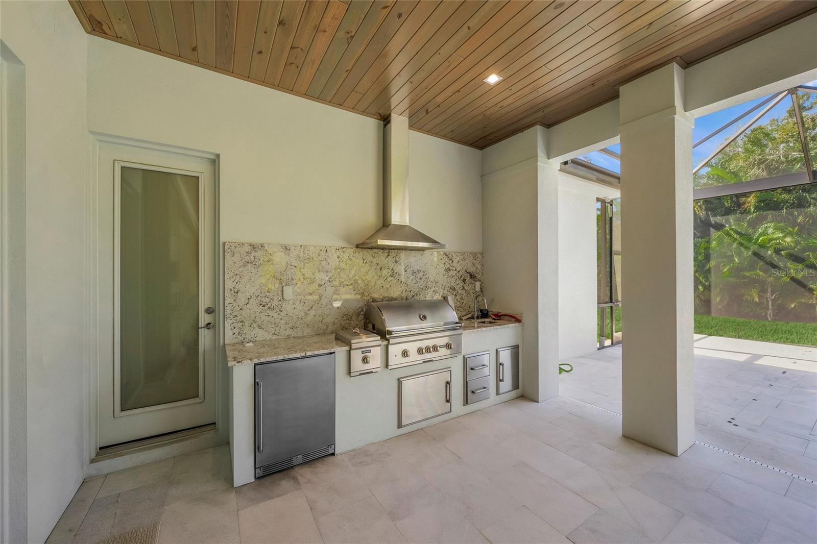 HANSENS SUB OPPOSITE PG IN PB - Residential