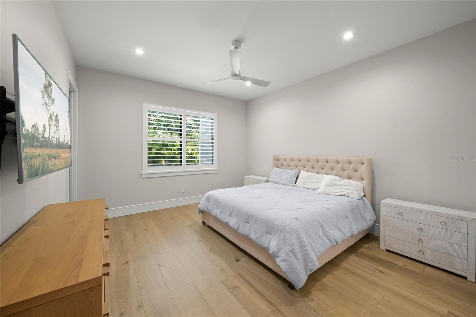 HANSENS SUB OPPOSITE PG IN PB - Residential