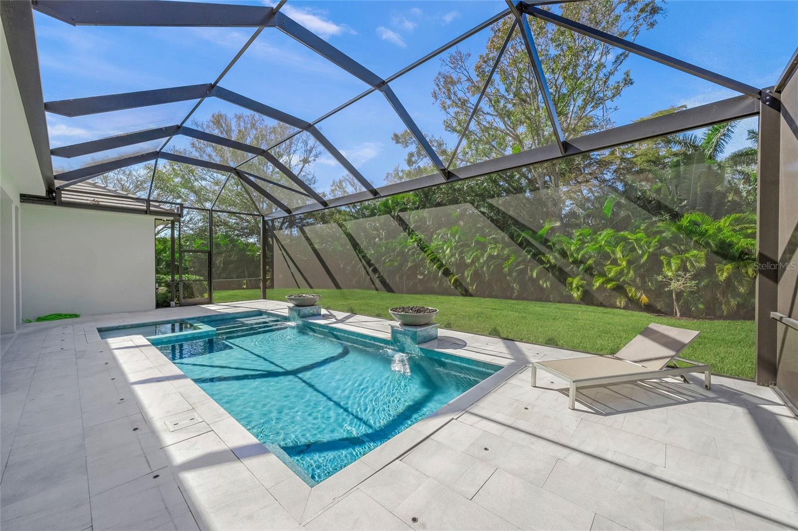 HANSENS SUB OPPOSITE PG IN PB - Residential