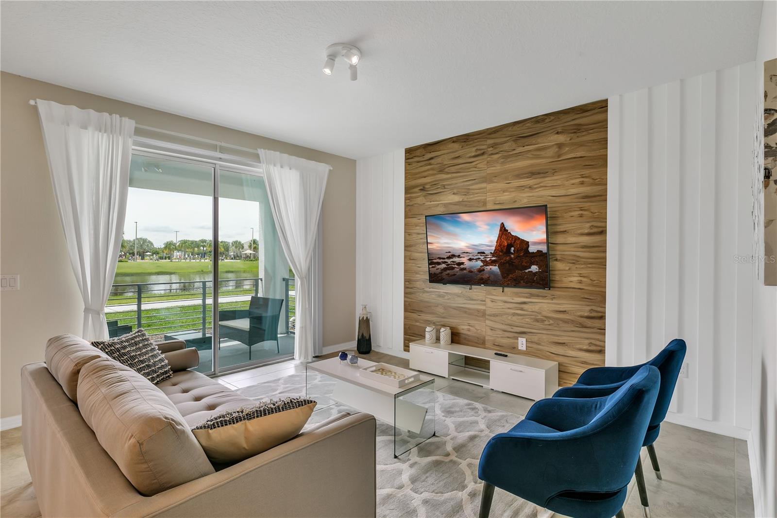 Great CONDO in the AMAZING community of STOREY LAKE. Completely furnished with an enchanting decor. WATER VIEW from the balcony is a must! It has an opening floorplan, with a comfortable and spacious kitchen and living area. It rents very weel for short term and has already many bookings for this year. Storey Lake is in a perfect well location and its club includes many amenities such as a resort style pool, a lazy river, water slides, mini golf, spa, fitness center and bar.
