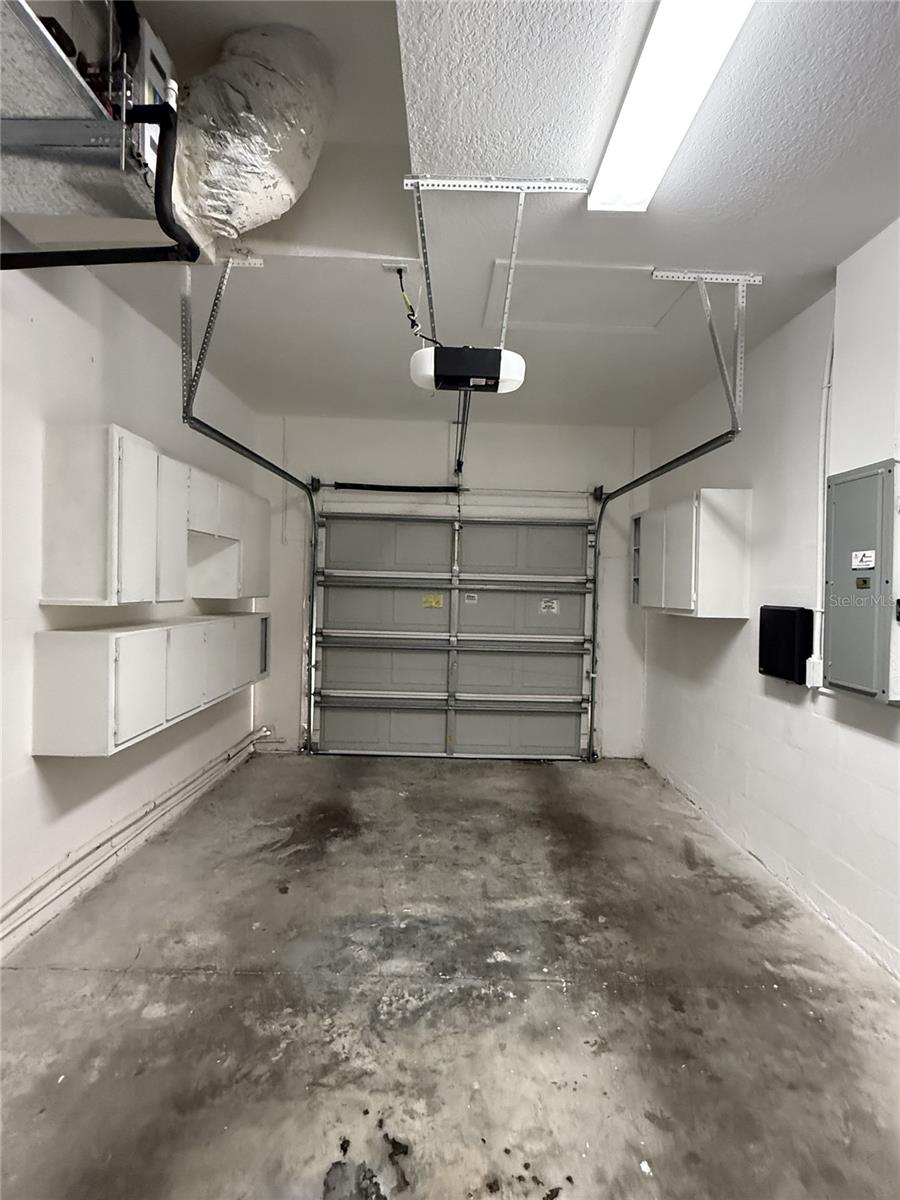 CASA BLANCA - Residential Lease