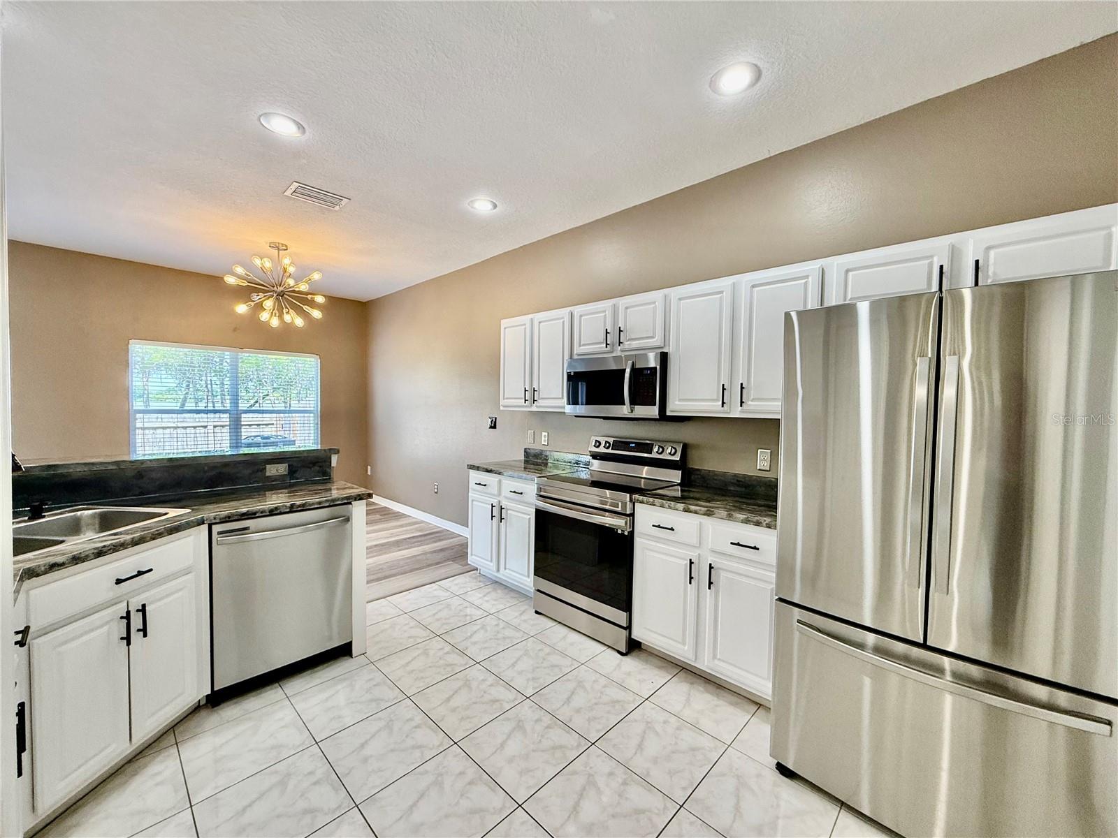 CASA BLANCA - Residential Lease