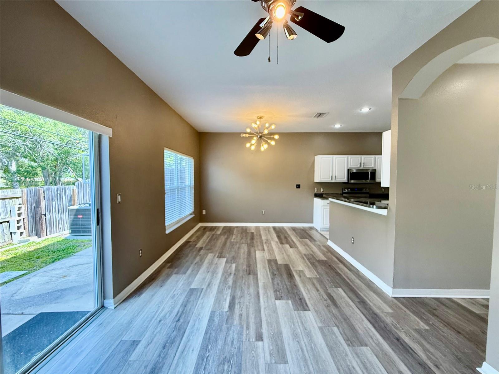 CASA BLANCA - Residential Lease