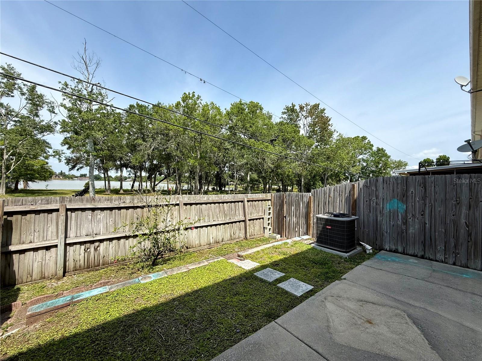 CASA BLANCA - Residential Lease