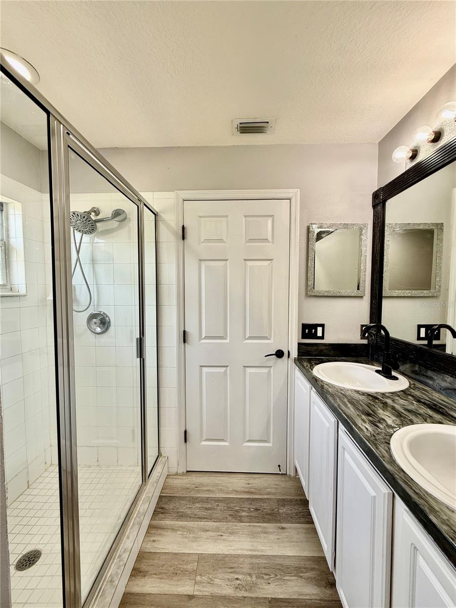 CASA BLANCA - Residential Lease