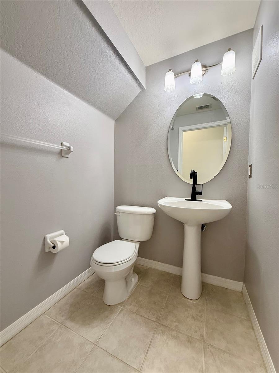 CASA BLANCA - Residential Lease