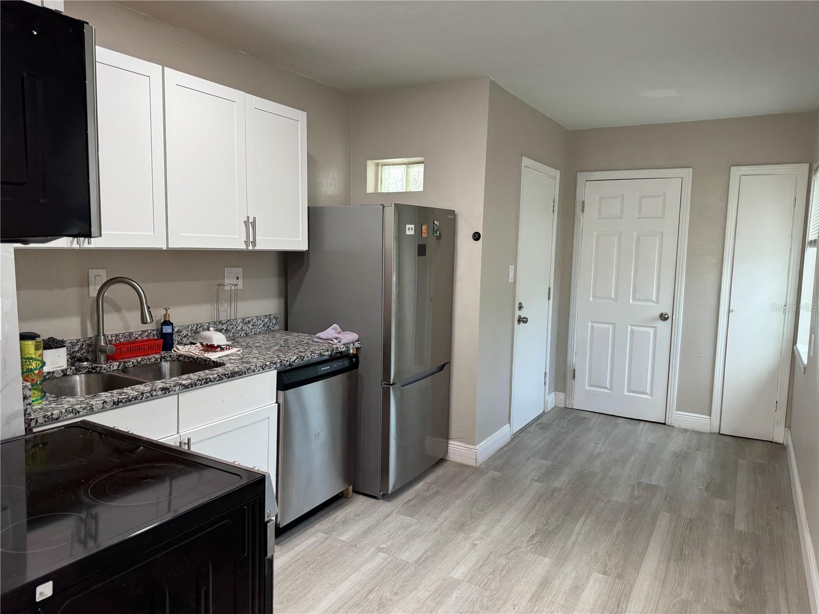 ARCADIAN HEIGHTS - Residential Lease