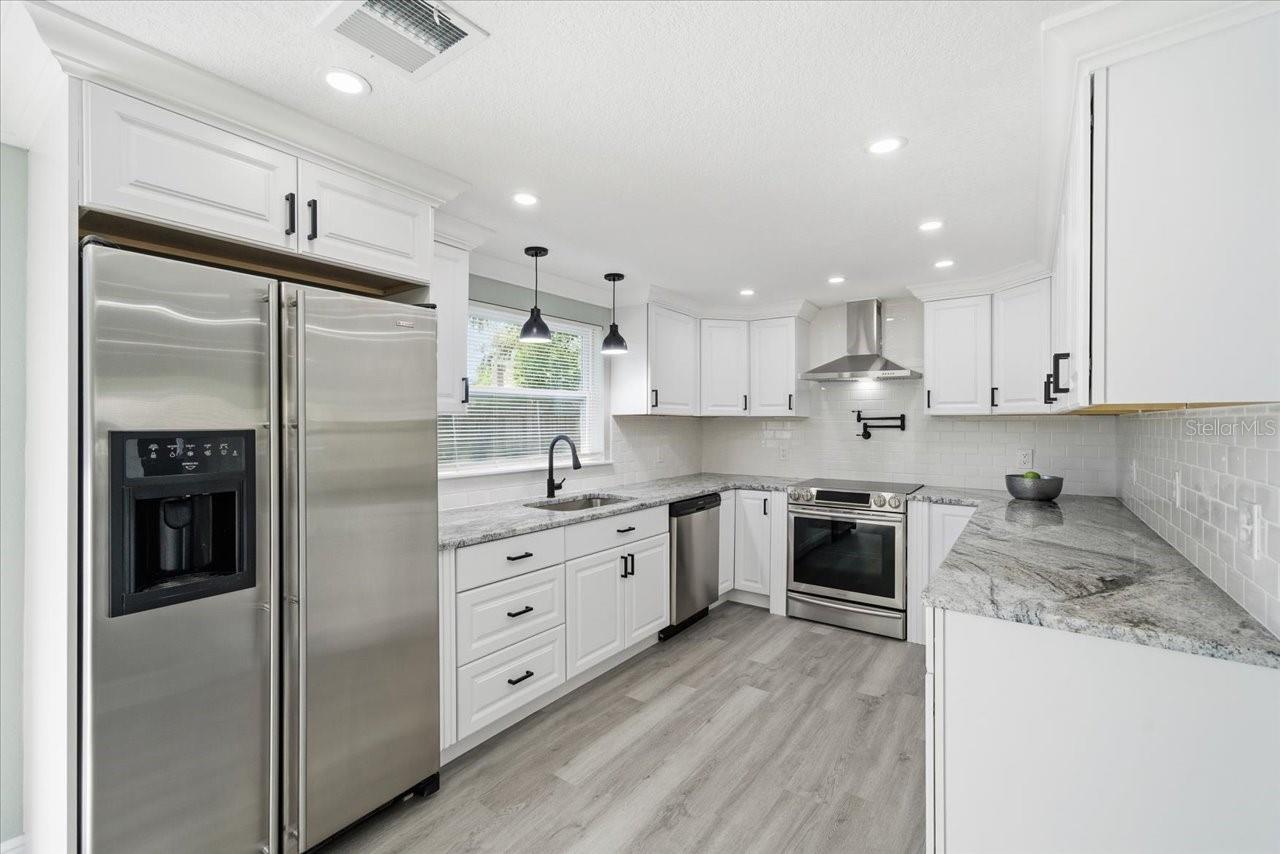 HOLIDAY LAKE ESTATES - Residential