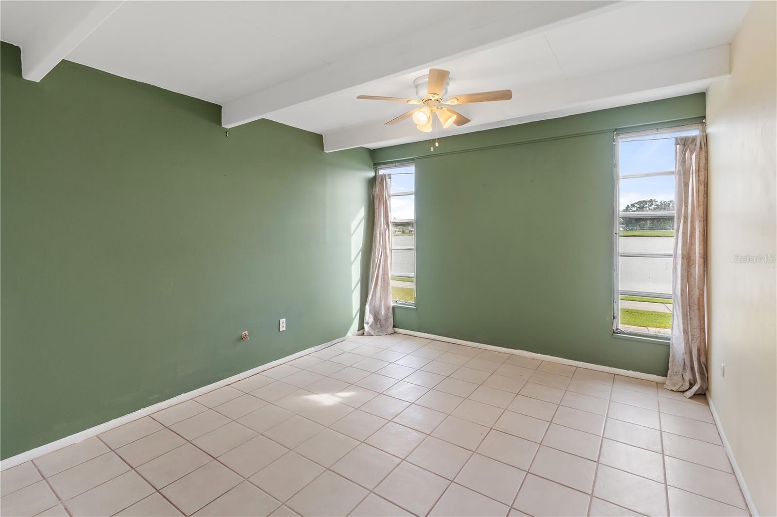 LAKESHORE CLUB - Residential