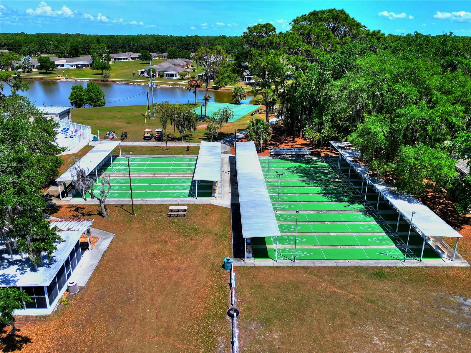 LAKESHORE CLUB - Residential