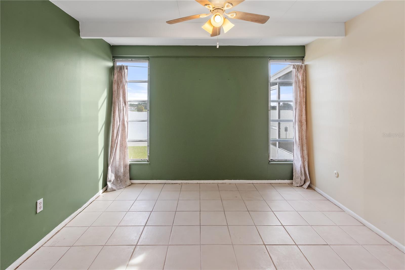 LAKESHORE CLUB - Residential