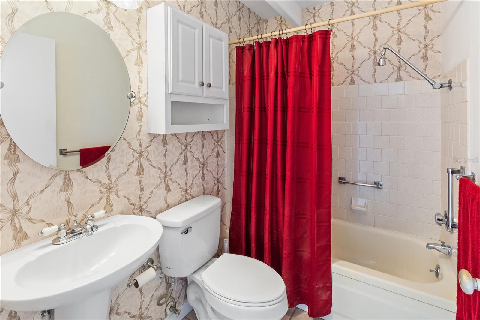 LAKESHORE CLUB - Residential