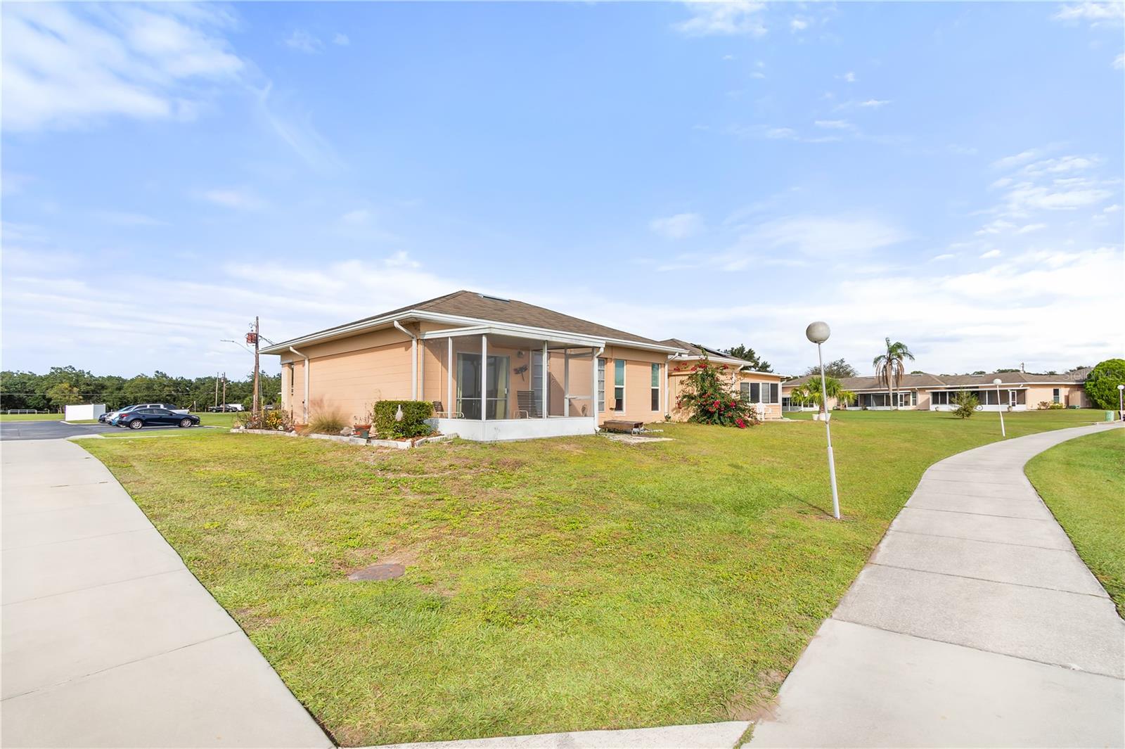 LAKESHORE CLUB - Residential