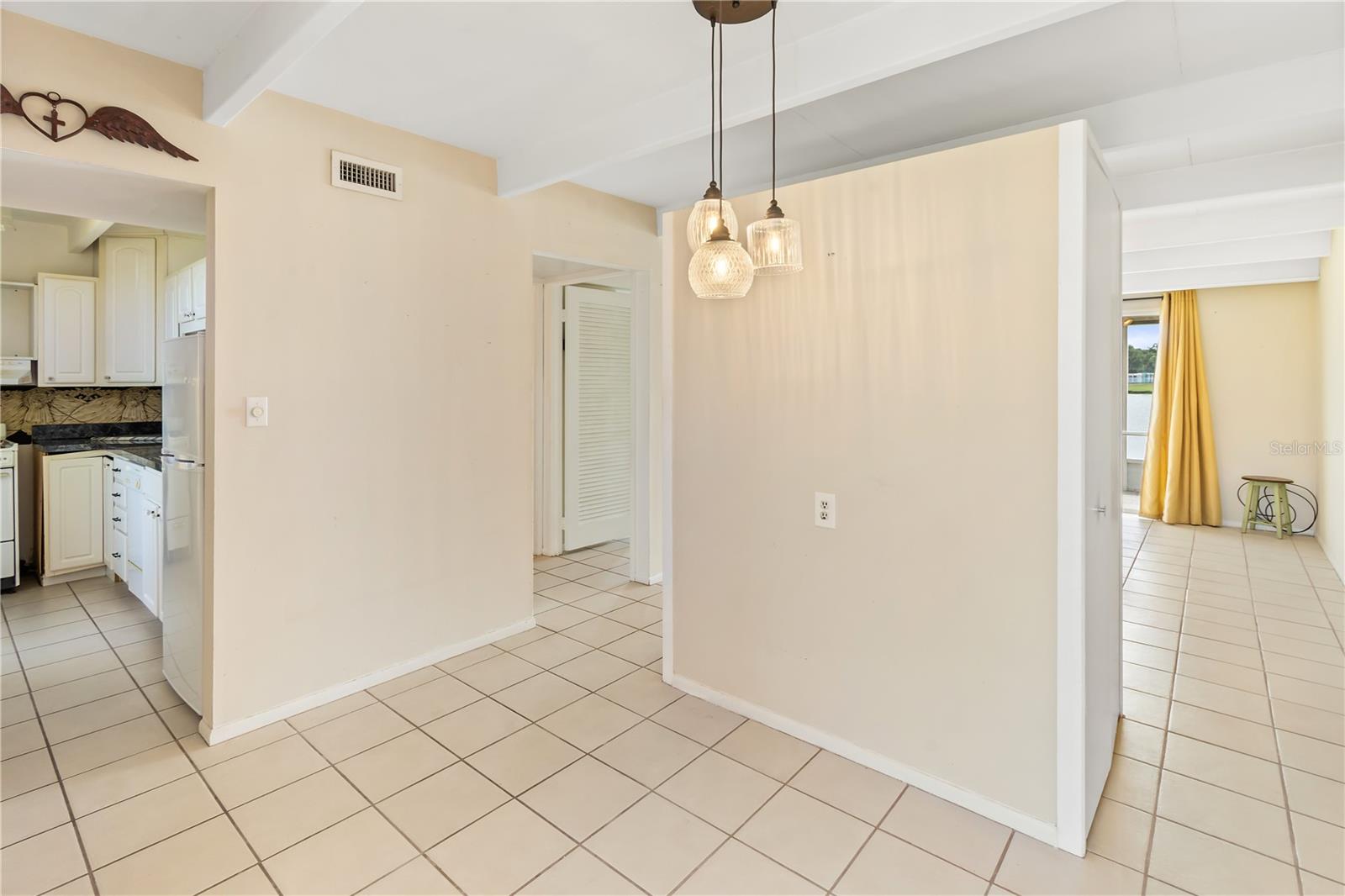 LAKESHORE CLUB - Residential