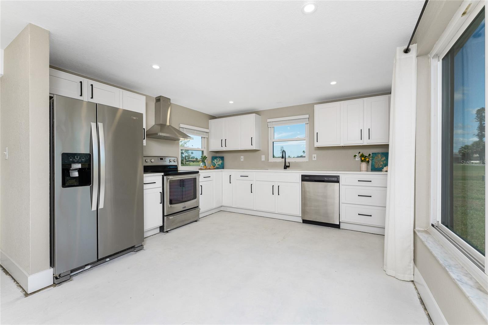 11 OAKLAND HILLS ROAD