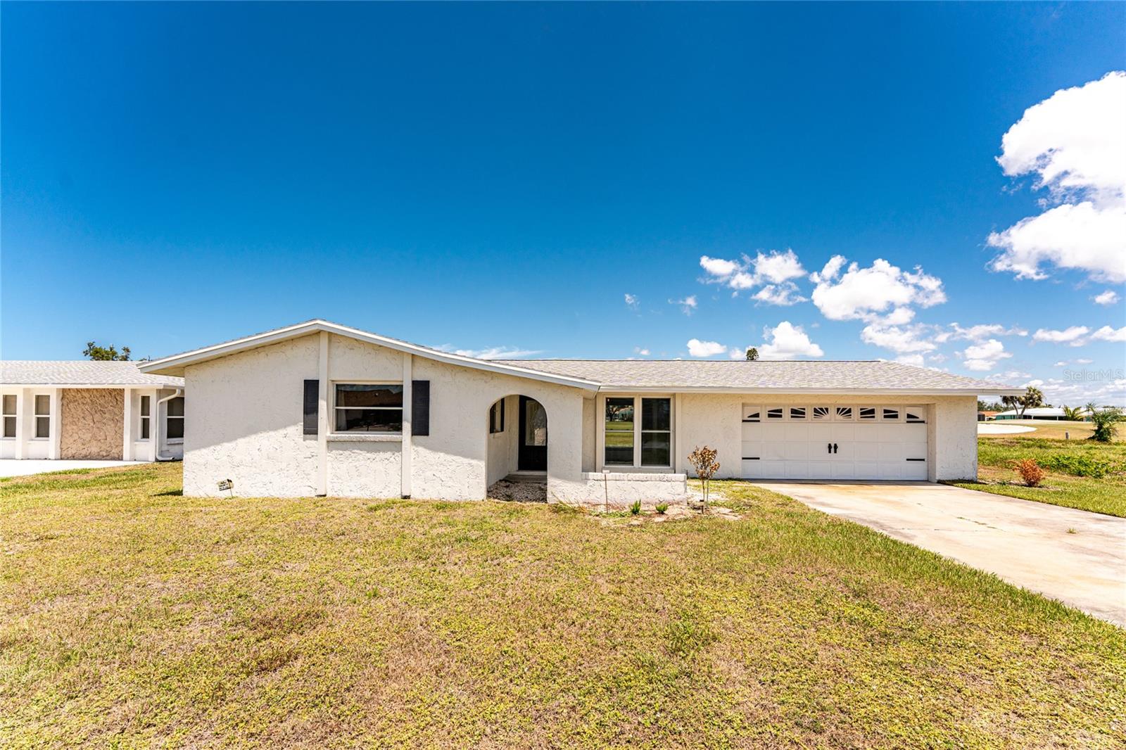 11 OAKLAND HILLS ROAD