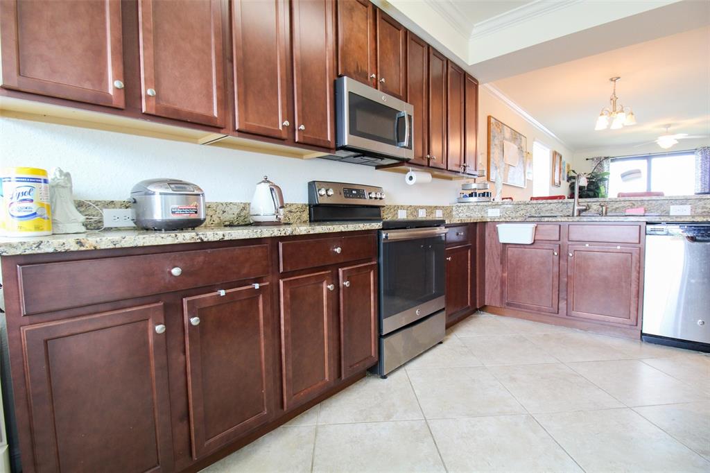 TERRACE II AT LAKEWOOD NATIONAL PH I - Residential Lease