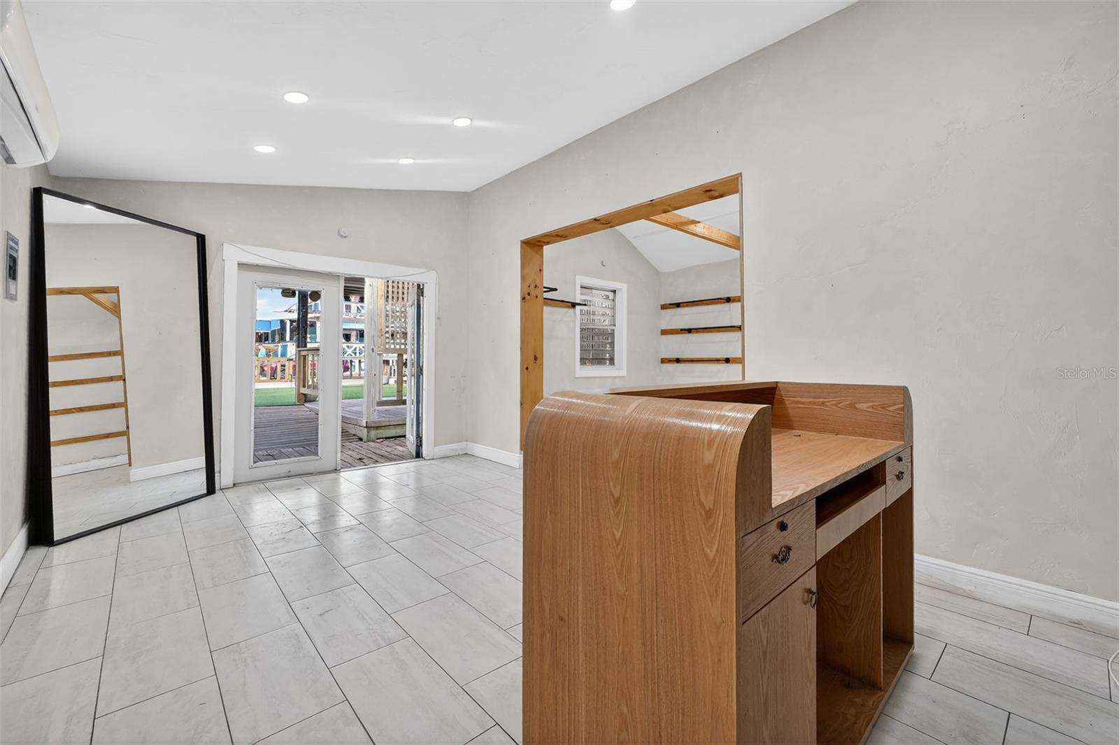 NEW SMYRNA BRIDGE & INV CO WALKER GRANT - Commercial Sale