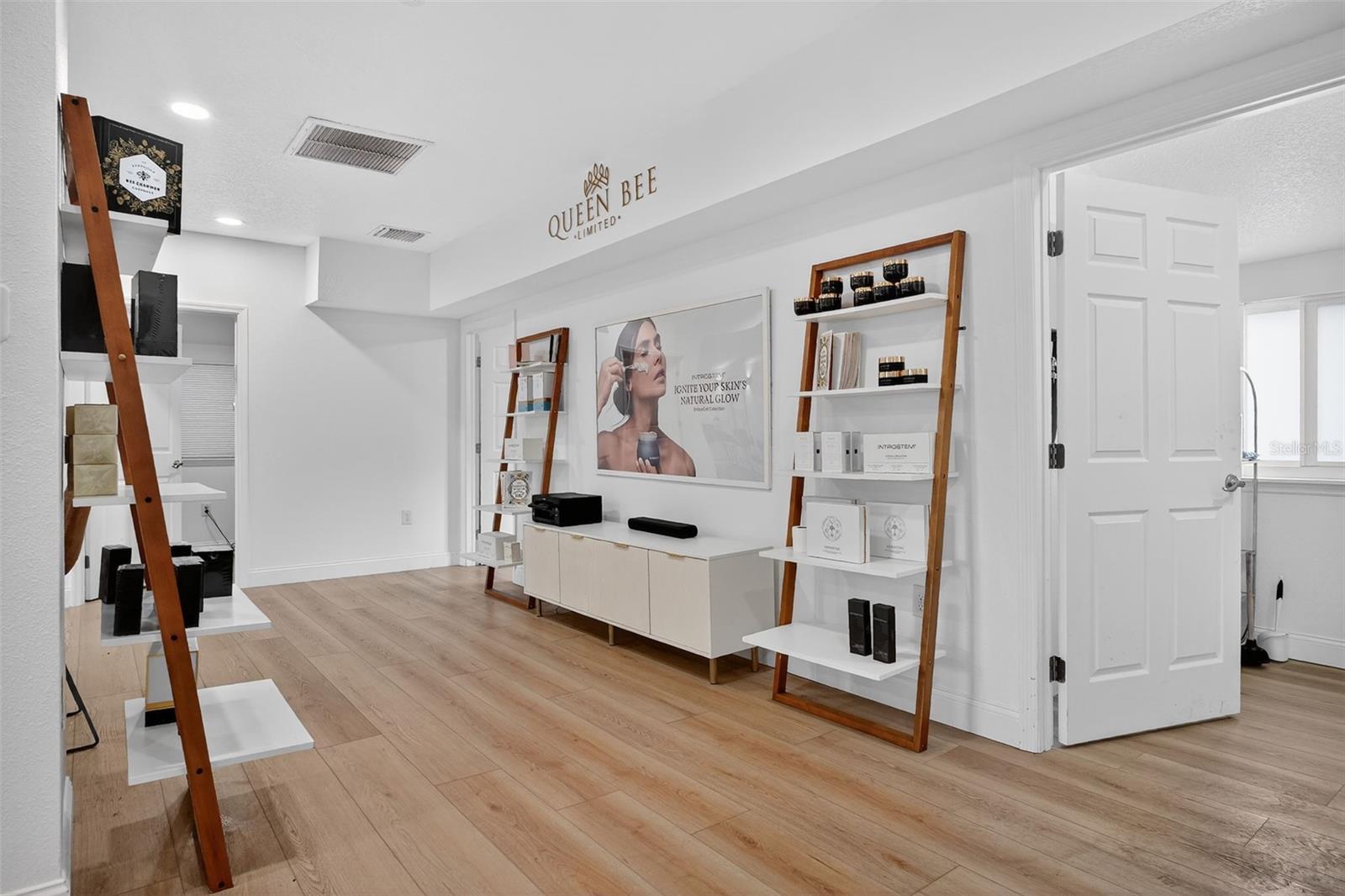 NEW SMYRNA BRIDGE & INV CO WALKER GRANT - Commercial Sale