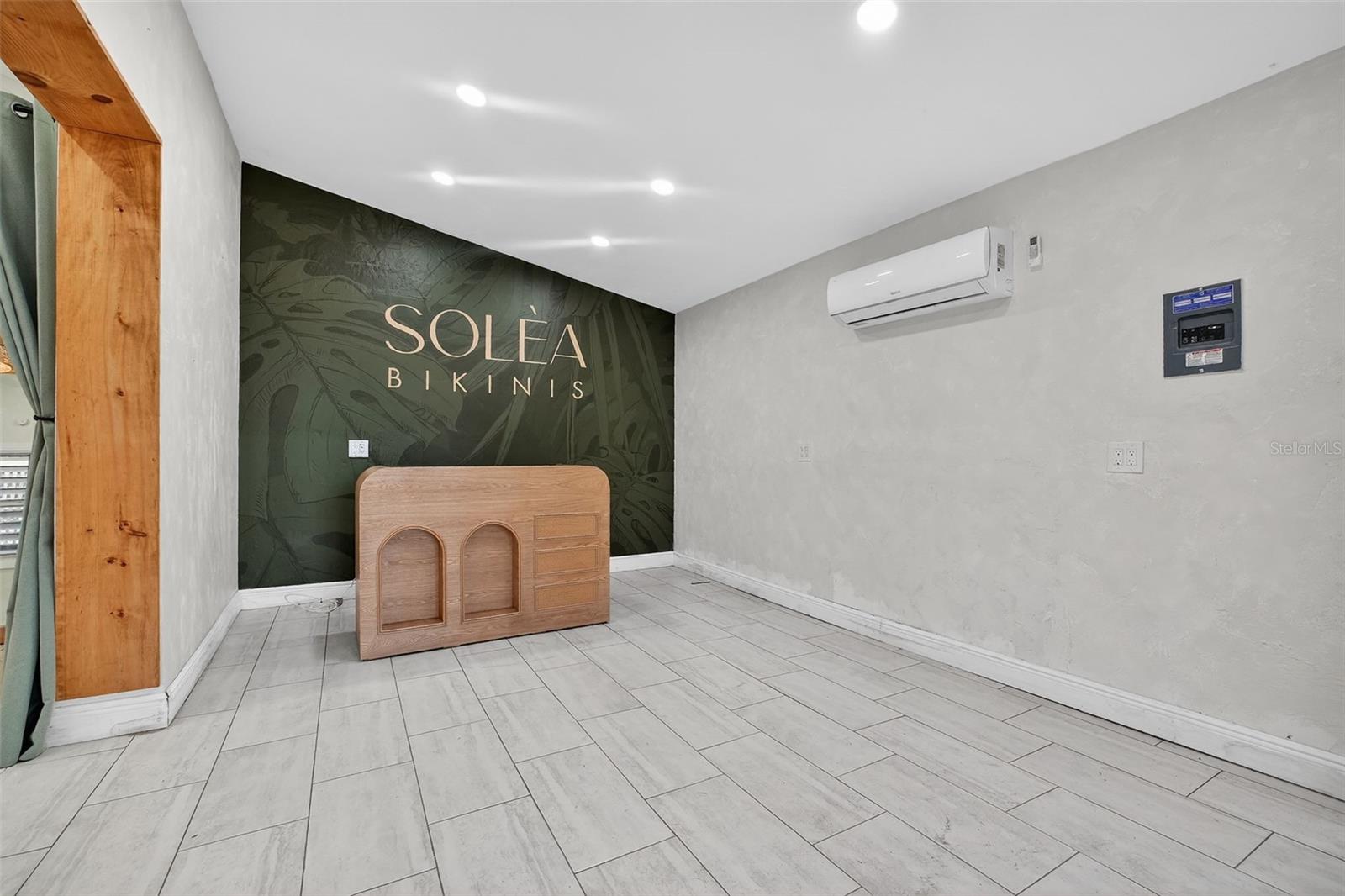 NEW SMYRNA BRIDGE & INV CO WALKER GRANT - Commercial Sale