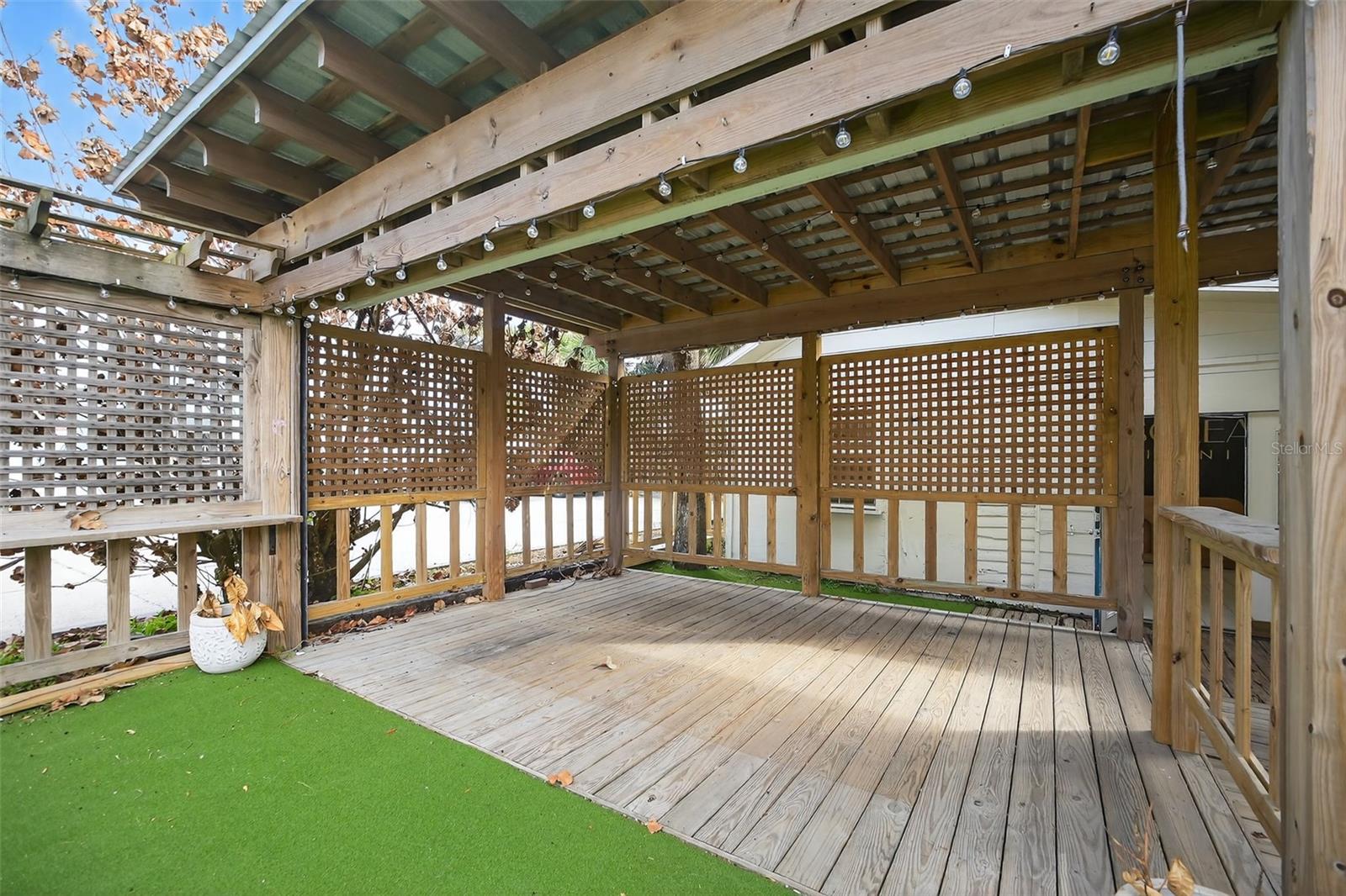 NEW SMYRNA BRIDGE & INV CO WALKER GRANT - Commercial Sale