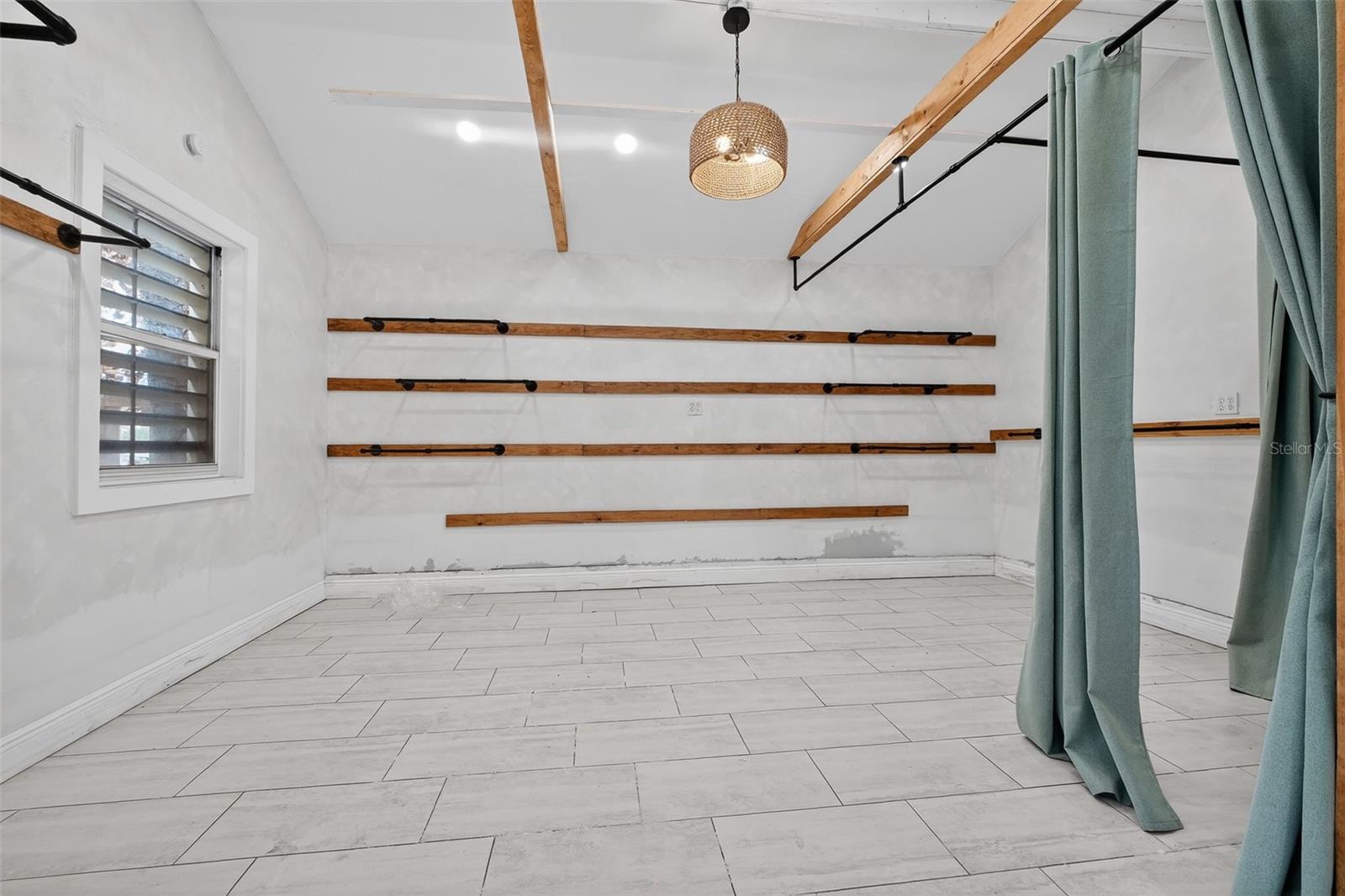 NEW SMYRNA BRIDGE & INV CO WALKER GRANT - Commercial Sale